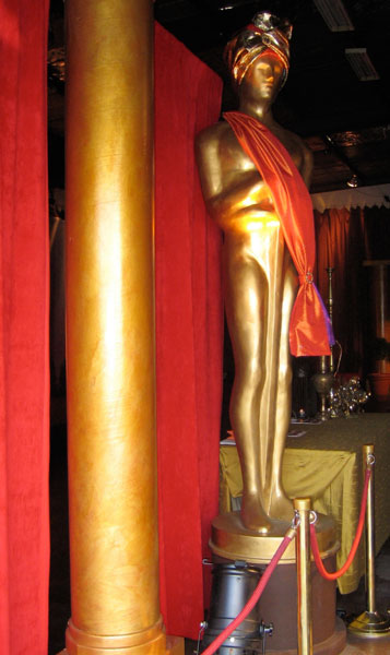 AWARD STATUE, Bollywood 3D - 3m Tall Fibreglass