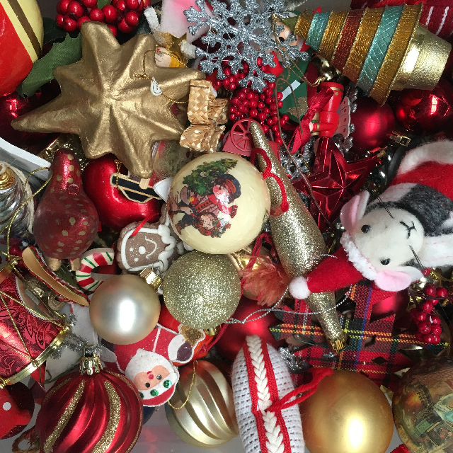 BAUBLE, Traditional or Vintage Style (Box Lot) / BAU0022 - BAUBLE, Traditional or Vintage Style (Single)