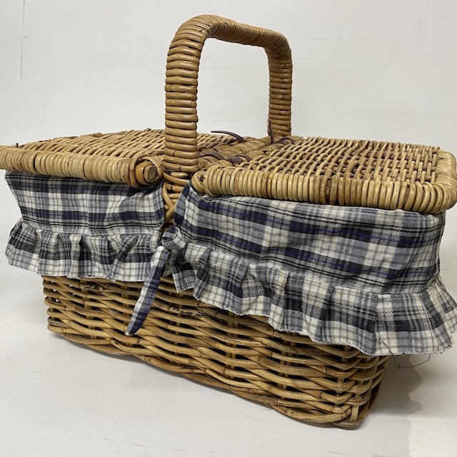 BASKET, Picnic - Classic w Black & White Tartan