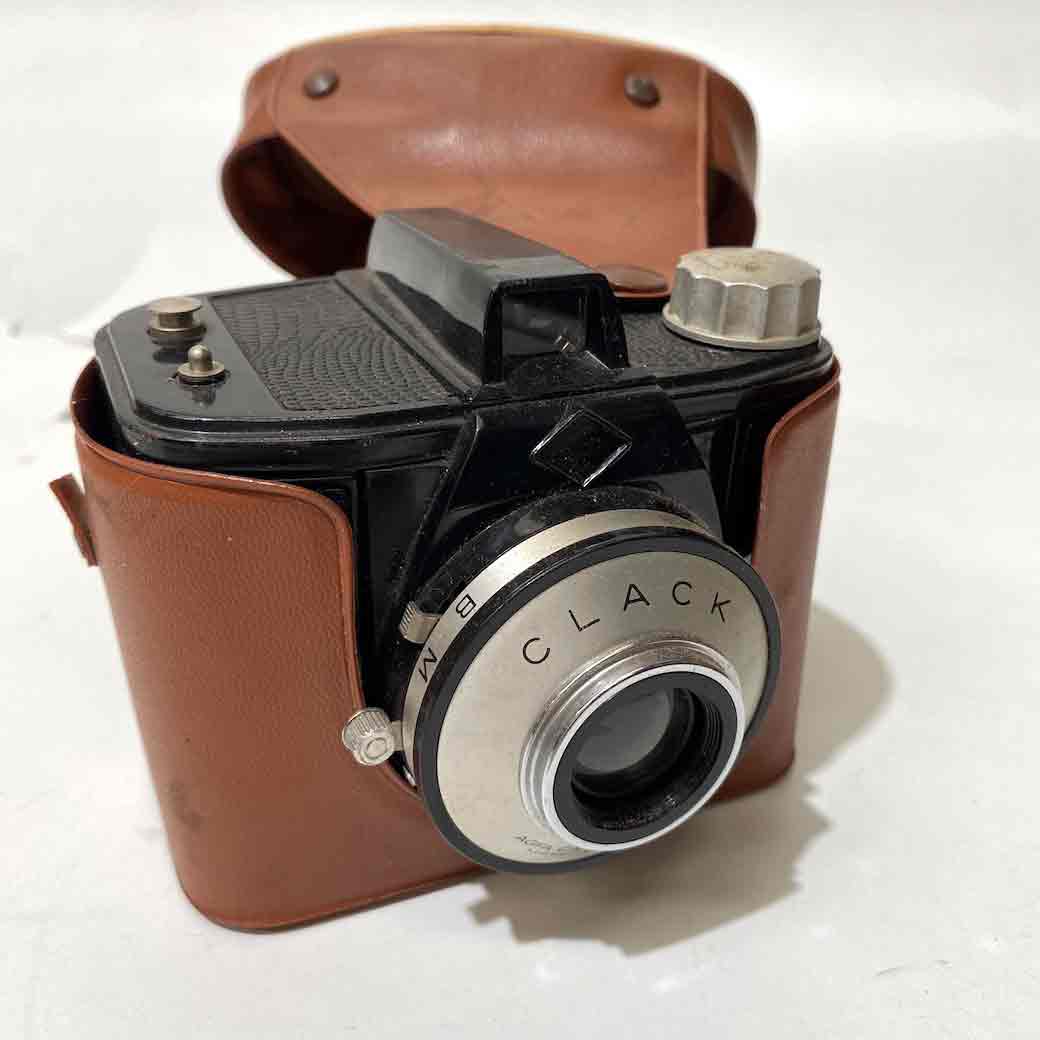 CAMERA, Instant Camera - Clack in Brown Case 