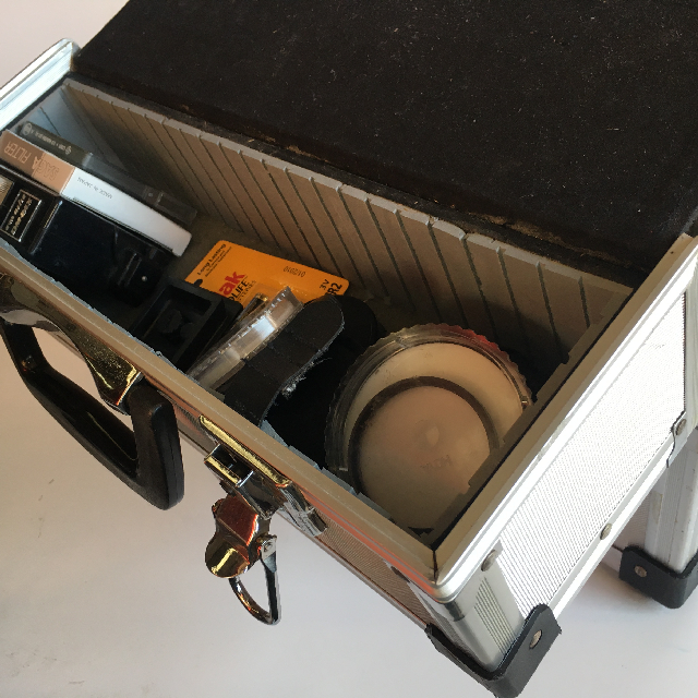 CAMERA CASE, Silver Hardcase w Photographic Props - Expanding