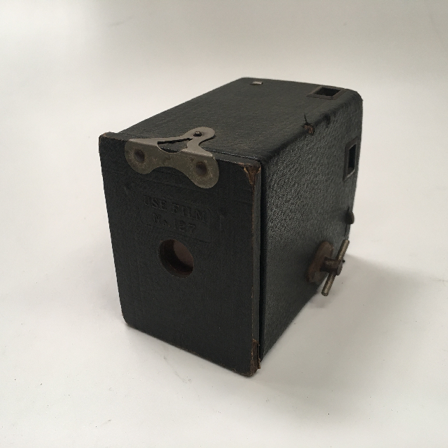 CAMERA, 1900s Vintage Brownie w Leather Casing - Small