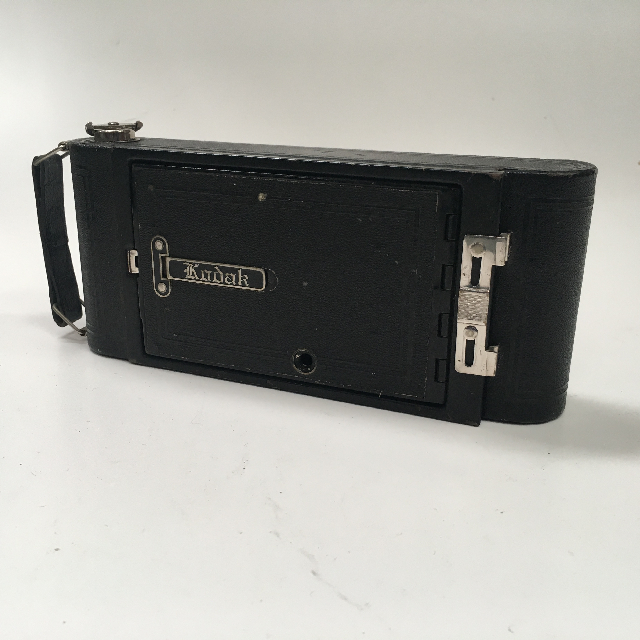 CAMERA, Vintage Folding Brownie 1920 - 1940 Kodak Eastman
