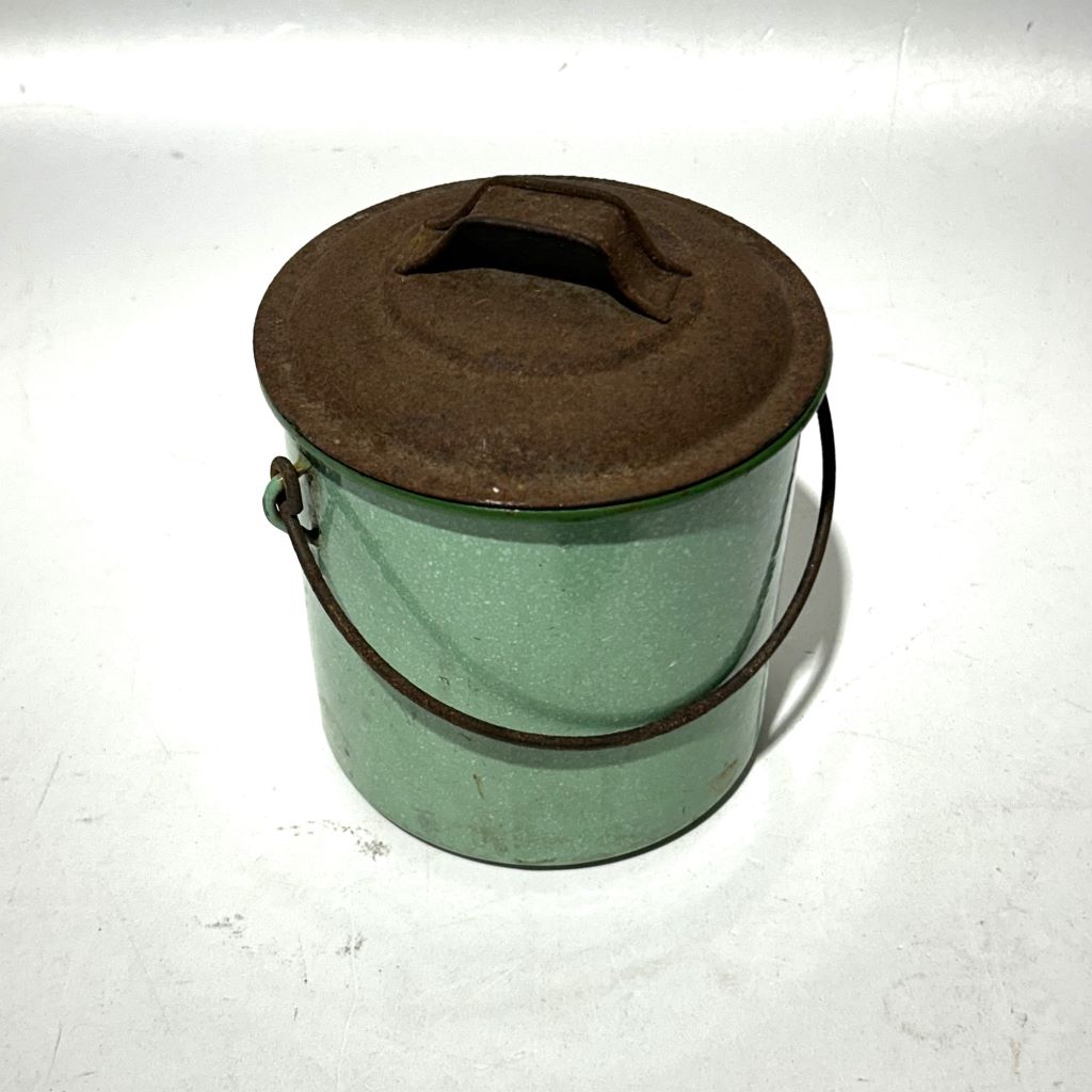 ENAMELWARE, Pot With Lid - Mint Green Specks