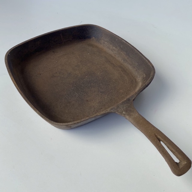 PAN, Frypan - Square Cast Iron