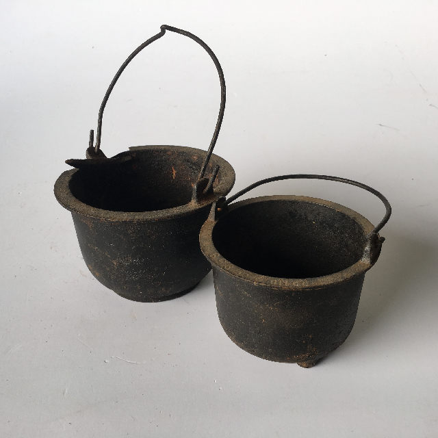 POT, Cast Iron - Ex Small w Handle