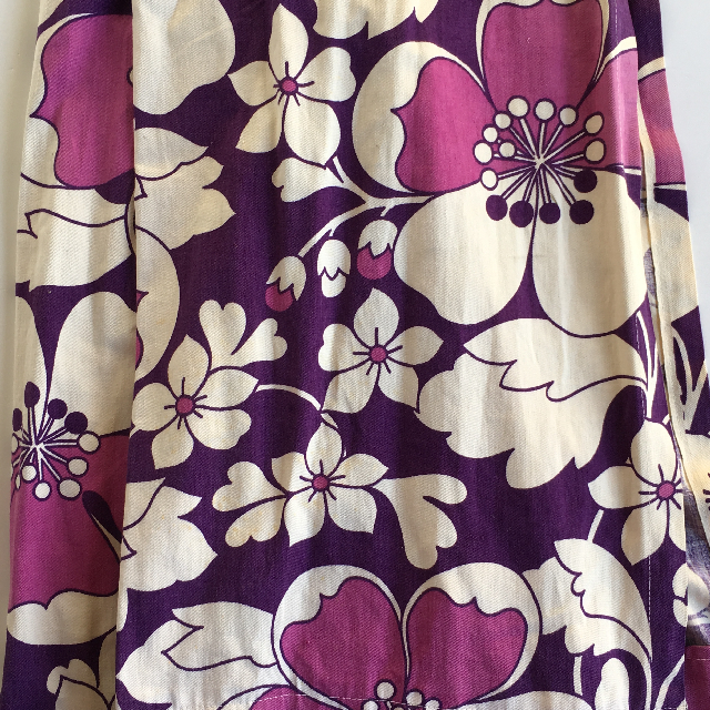 CURTAIN, 1970s Purple White Floral