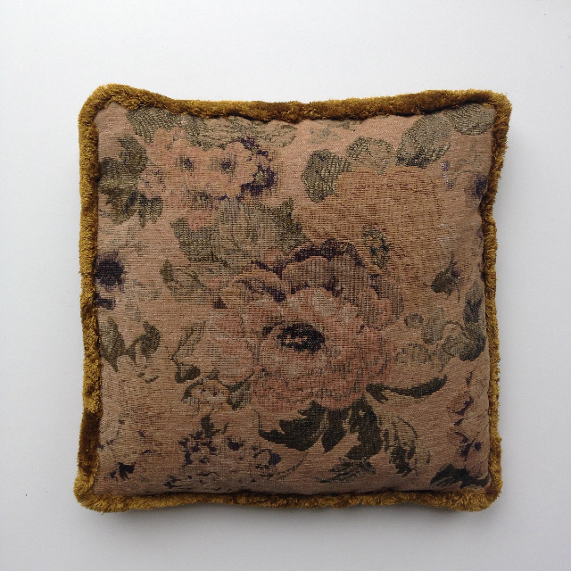 CUSHION, Tapestry - Vintage Floral w Fringe