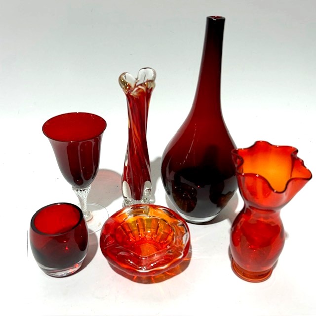 ART GLASS (VASES, BOTTLES, BOWLS), Red