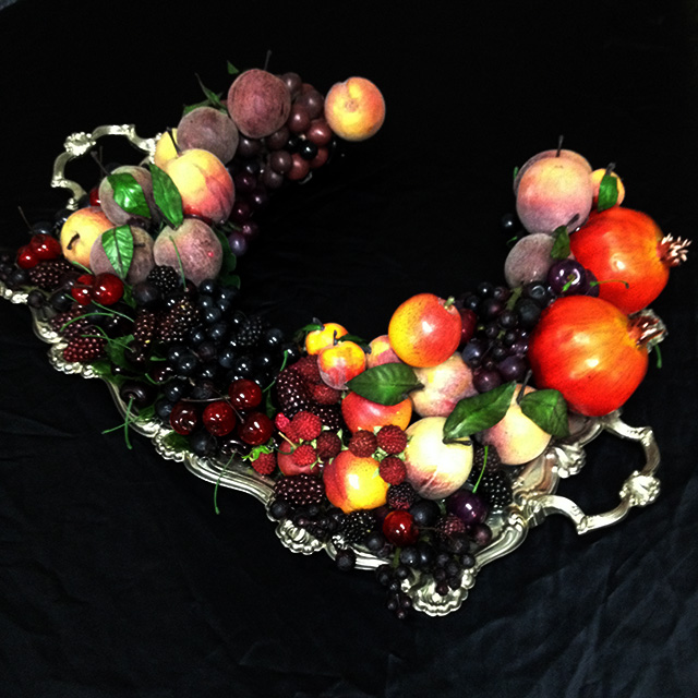 FRUIT TRAY, Popping Head Out