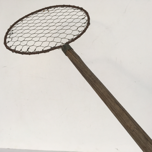 NET, Vintage (Fishing) Wire w Long Handle