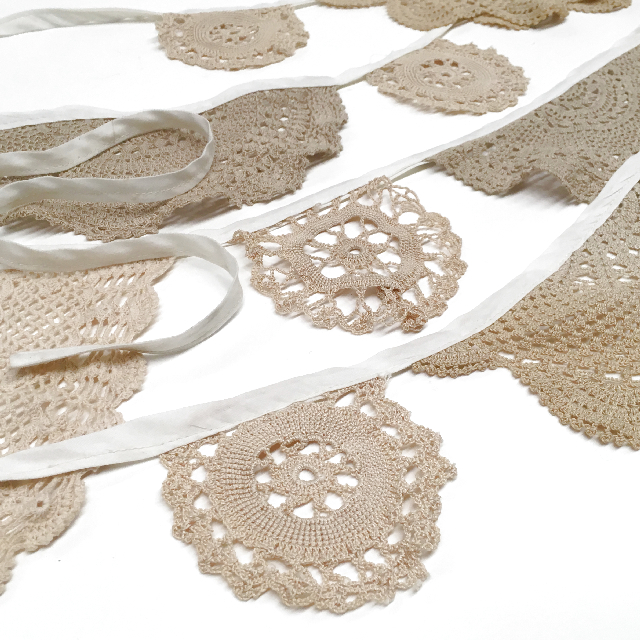 BUNTING, Natural Crochet