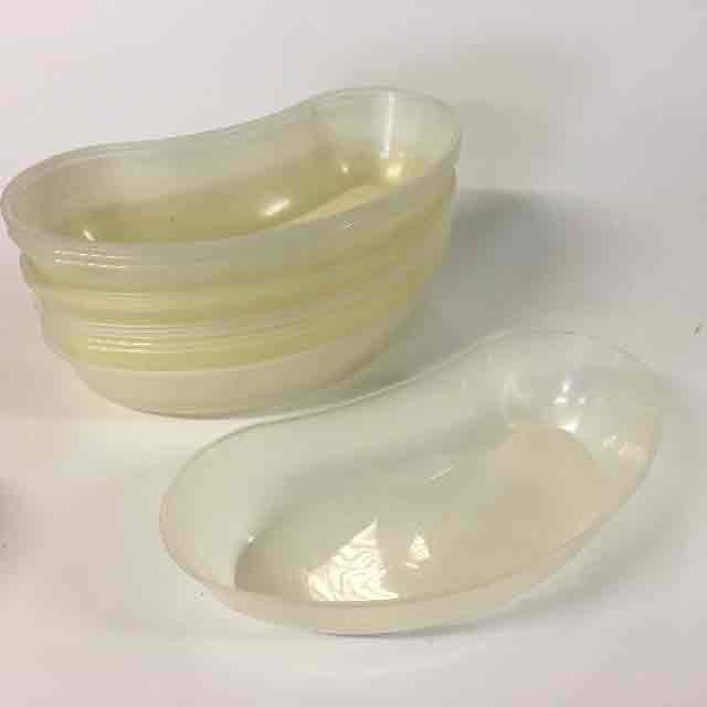 KIDNEY DISH, Small White or Clear Plastic