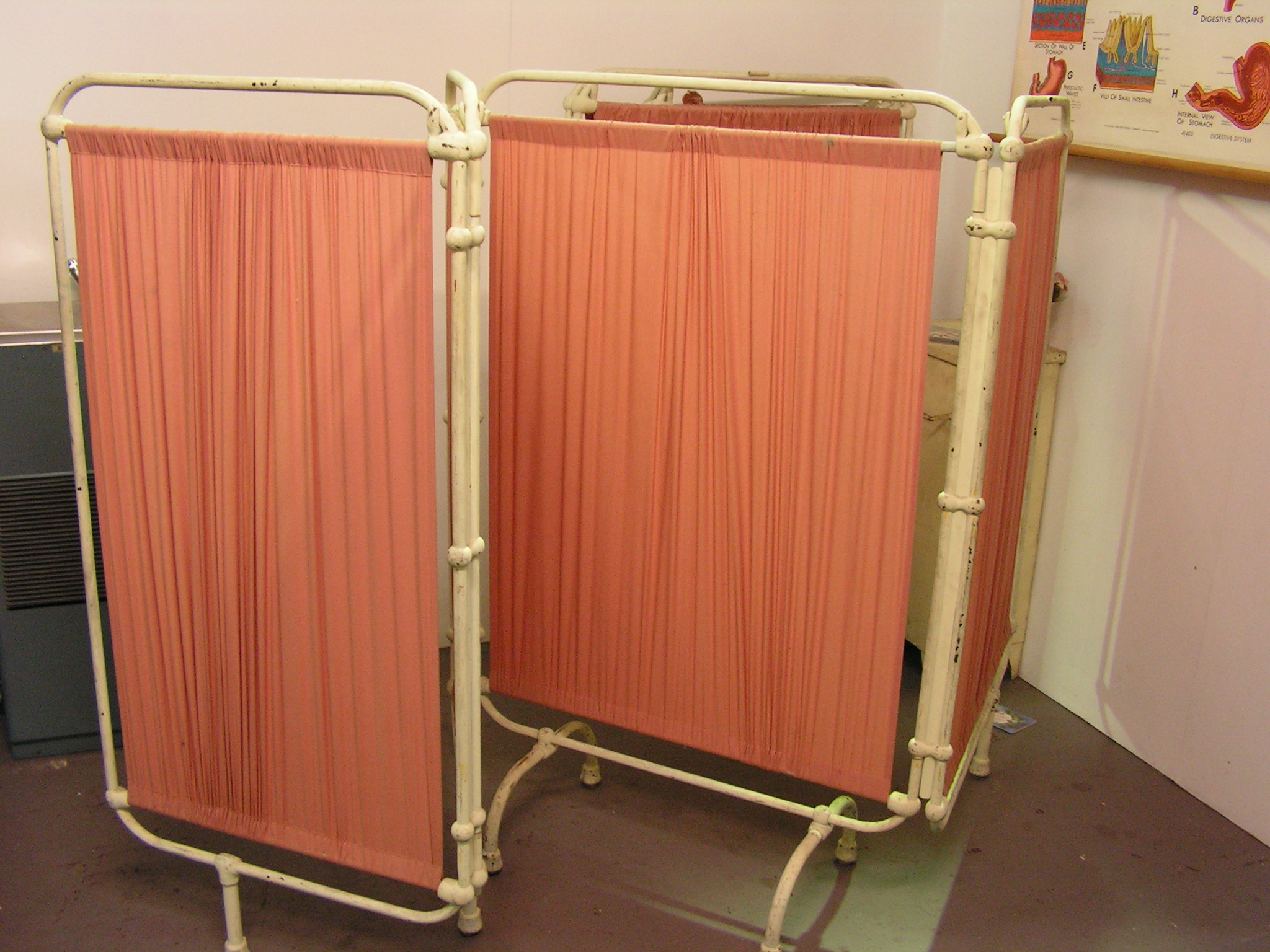 SCREEN, 4 Panel Cream Metal Frame w Pink Fabric 1940s