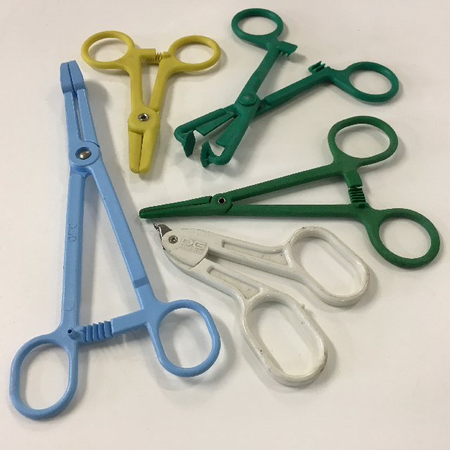 SURGICAL INSTRUMENT, Plastic Forcep or Scissor