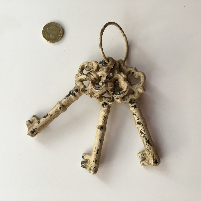 KEY SET, Antique Cast Iron Set of 3 Cream