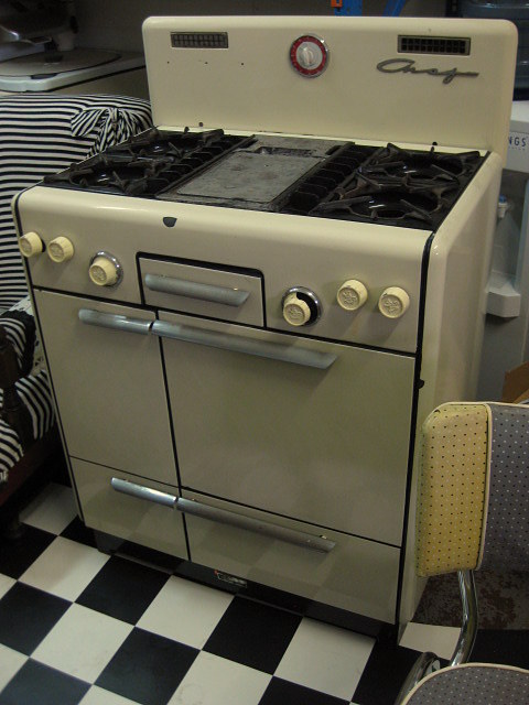 GAS STOVE, Chef Homestyle Cream Stove 1950s