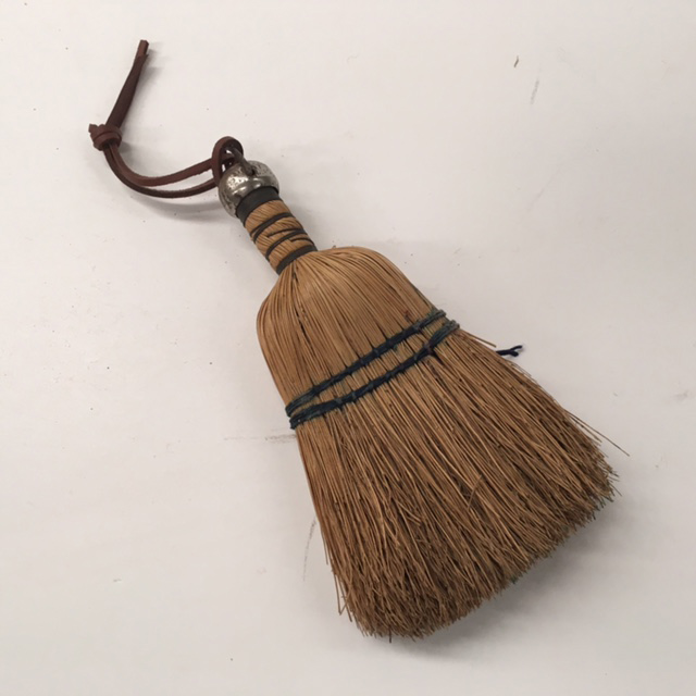 BRUSH, Clothes Brush Vintage Mini Broom Head