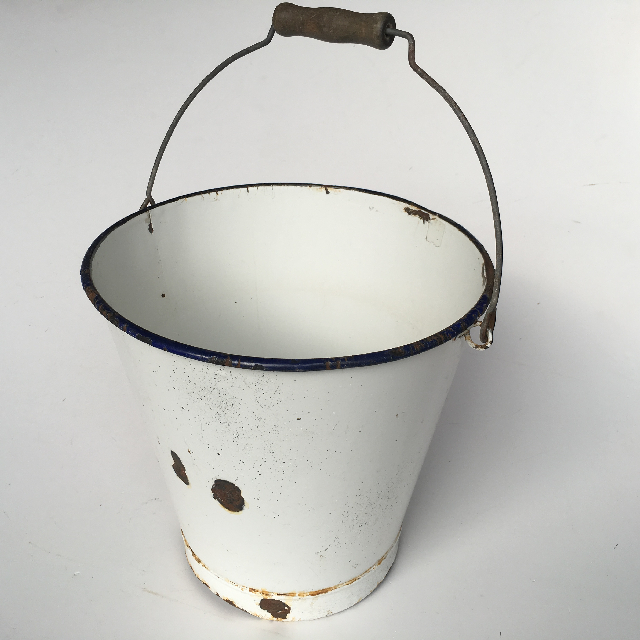 BUCKET, White Enamel w Handle
