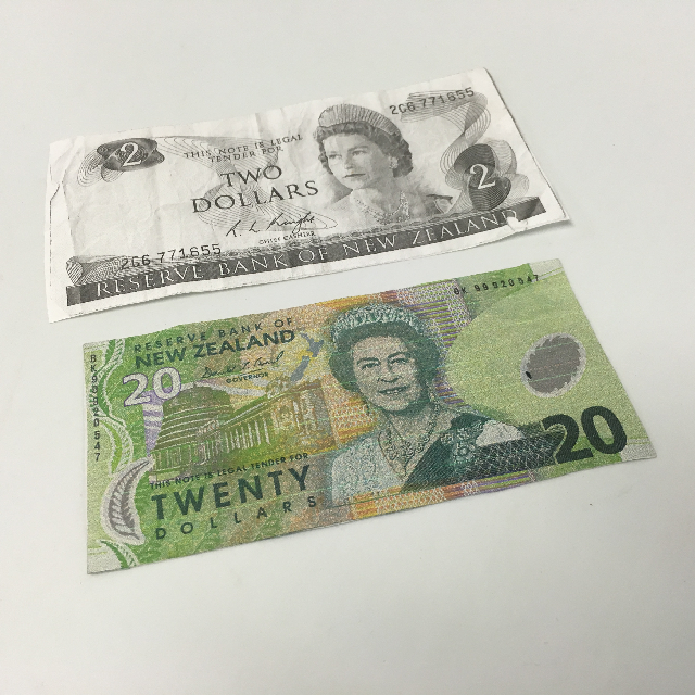 MONEY, Cash Notes - New Zealand Dollars