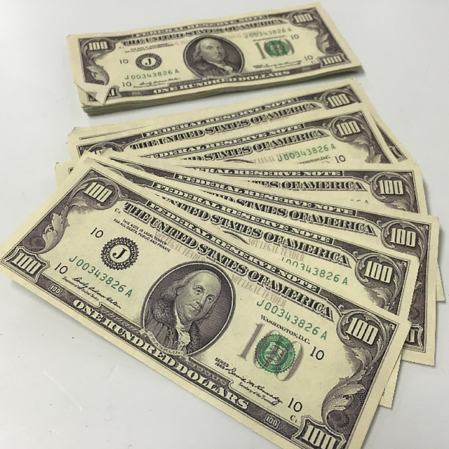 MONEY, Cash Notes - USA Dollar Slightly Oversized