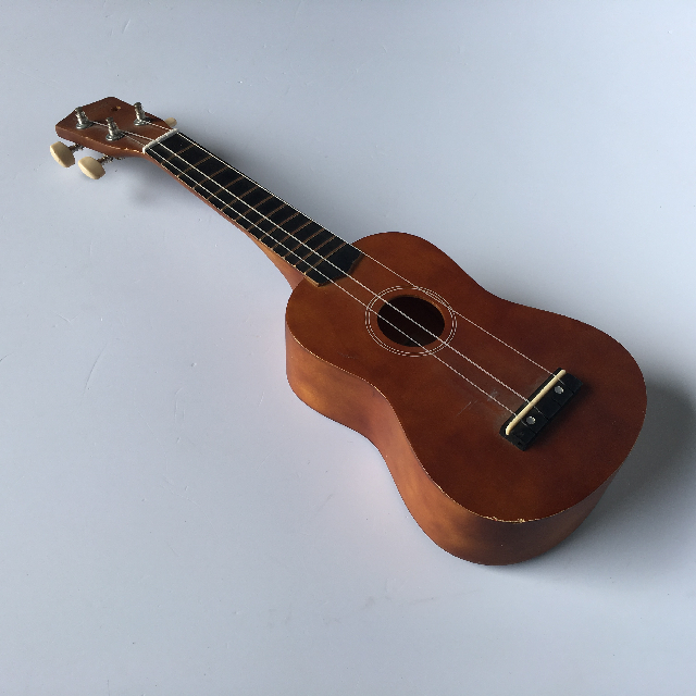 UKELELE, Brown