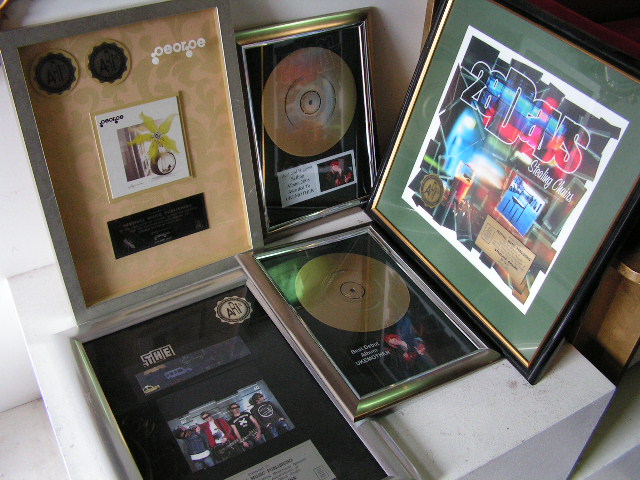 AWARD, Gold Record
