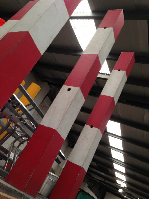 SCHOOL CROSSING POST, Red & White