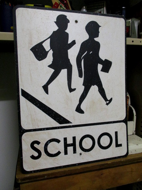 SIGN, School - Children Crossing