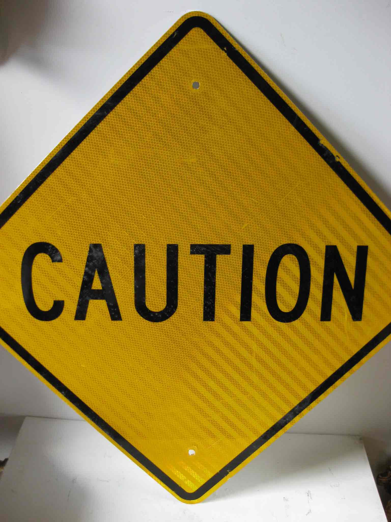 SIGN, Road Sign - Caution Reflector