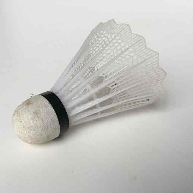 BADMINTON, Shuttlecock