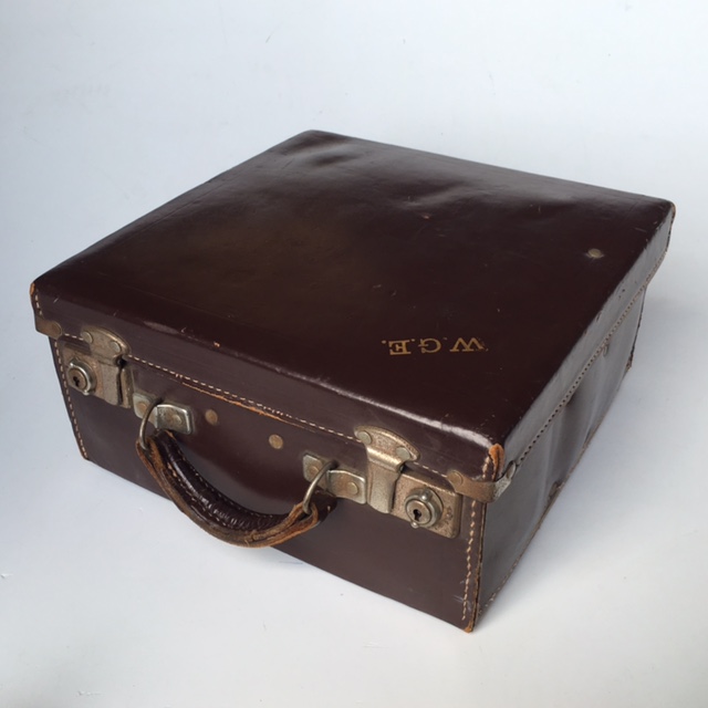 SUITCASE, Vintage Brown Leather Bowls Case WGE
