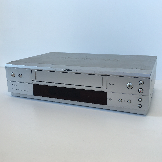 VHS PLAYER, Silver Grundig