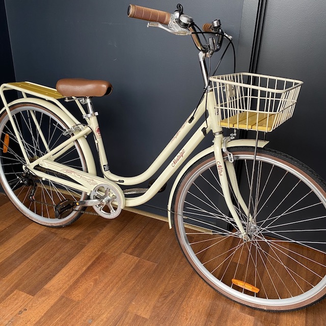 BICYCLE, Cream Vintage 'Nostalgic' w Basket & Kickstand
